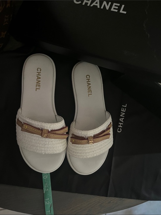 Source Unknown Shoes - White Raffia Slide Mules with Brown Trim and Gold Accents